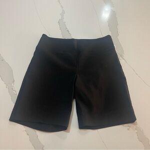 Classic Black Elliot Lauren Control Stretch Women's Shorts size 2